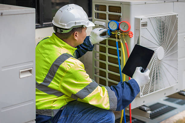 Professional Hvac technician working in Linthicum Heights, MD